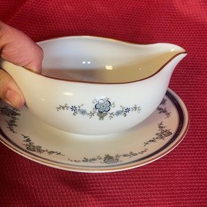 Gorham Fine China  Gravy Boat with attached Underplate Spring Laurel